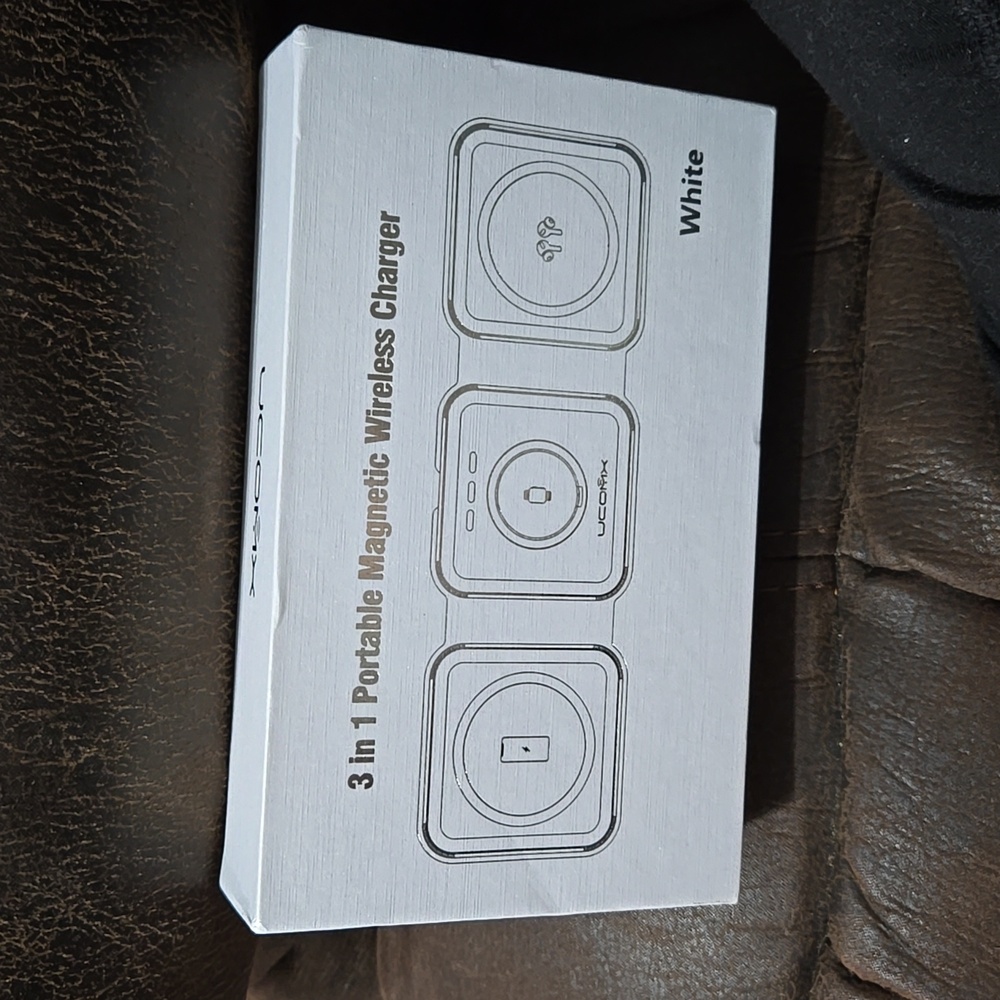 3in1 portable magnetic wireless charger.iphone